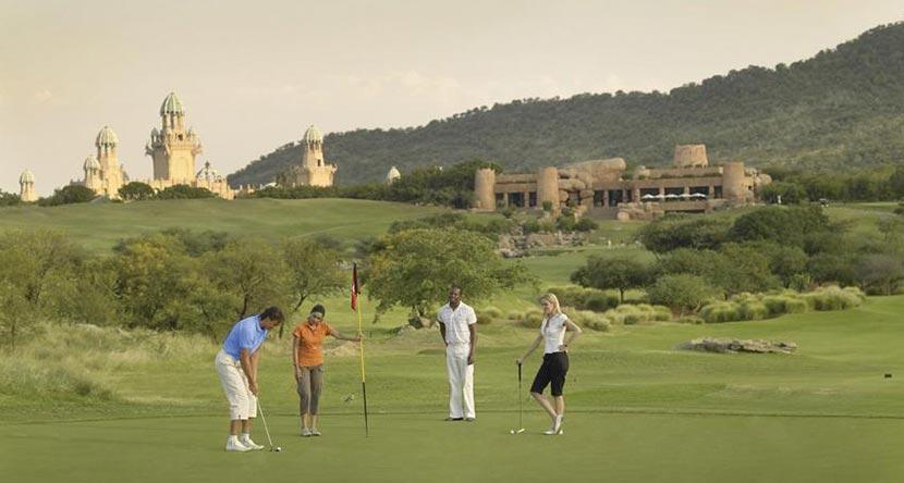 1st-hole-with-clubhouse-in-background-Lost-City-Golf-Course.jpg