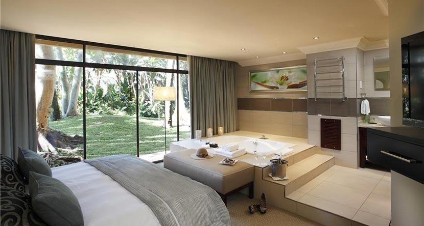Cascades-garden-suite-bedroom.jpg
