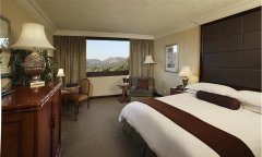 cascades-luxury-twin-bedroom1.jpg