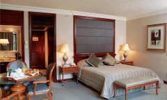 cascades-superior-luxury-bedroom2.jpg