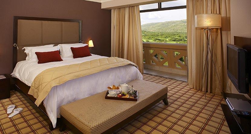 Presidential-Suite---bedroom-The-Sun-City-Hotel-SPR.jpg